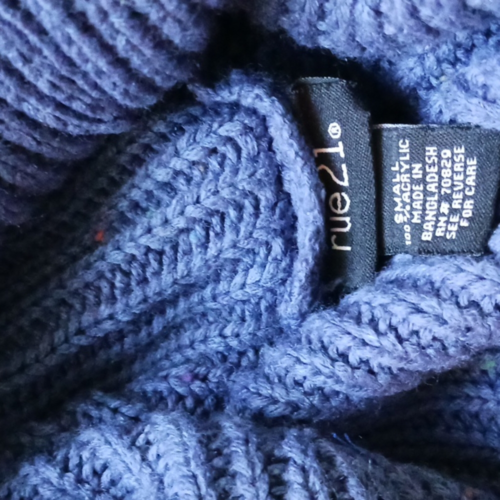 Blue Rue Sweater - Picture 2 of 3